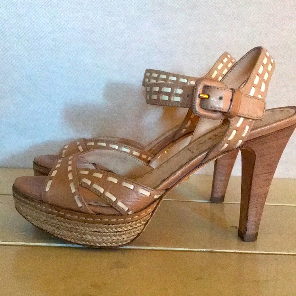 Authentic Prada heels❤️